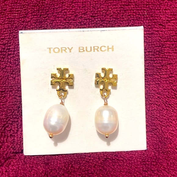 NWT Tory Burch pearl earrings with dust bag. - Picture 4 of 7